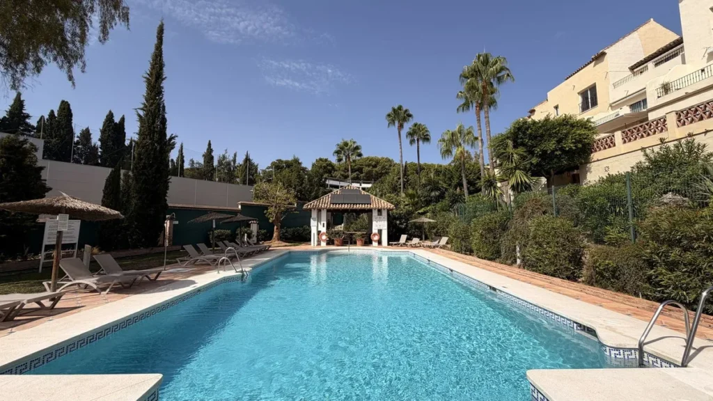 Elegante Villa mit Meerblick in Marbella, Nueva Andalucía