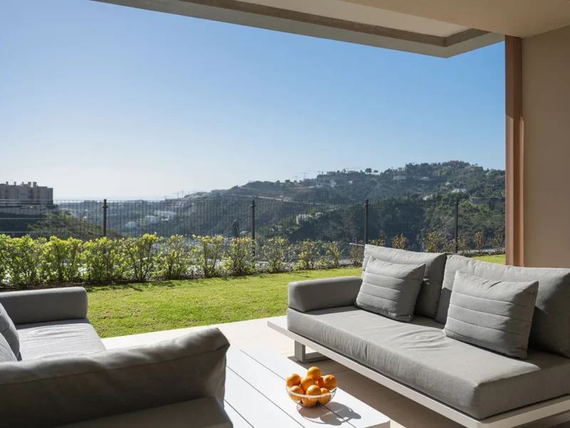 Modernes Erdgeschoss-Apartment mit Meerblick in Benahavís