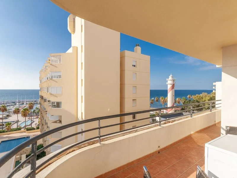 Luxuriöses Apartment mit Meerblick in Marbella ganz nah am Strand