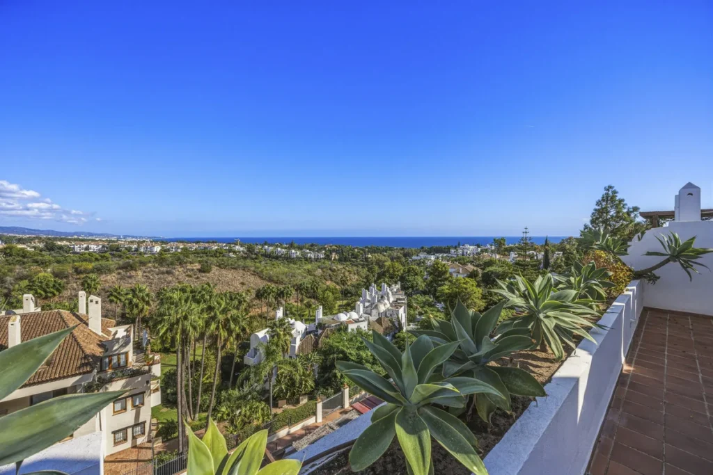 Elegantes Penthouse in Marbella: Exklusiver Lebensstil an der Goldenen Meile