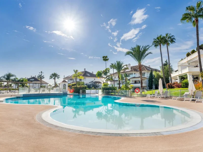 Elegantes Duplex-Penthouse mit Meerblick in Marbella Goldene Meile
