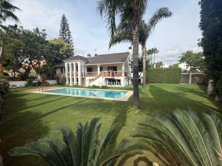 Elegante Villa in Bel Air, Estepona – Traumhaus an der Costa del Sol