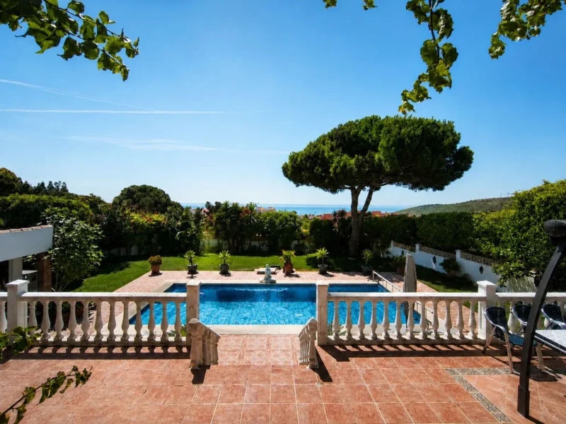 Elegante Villa mit Meerblick in Manilva an der Costa del Sol