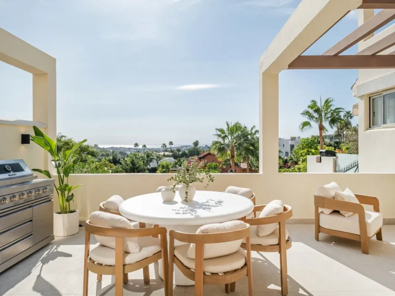 Elegante Ferienwohnung mit Panoramablick in Palacetes Los Belvederes