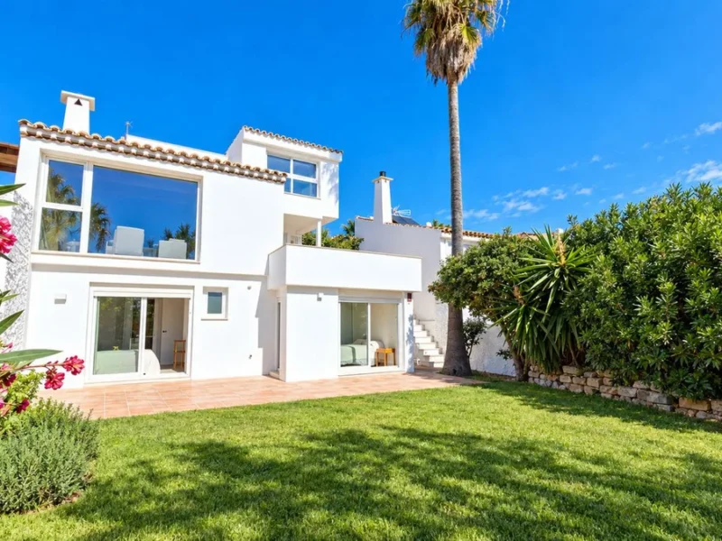 Exklusive Strandvilla in Estepona mit Meerblick und Luxusleben