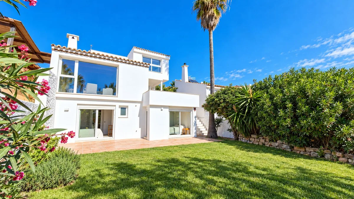 Exklusive Strandvilla in Estepona mit Meerblick und Luxusleben
