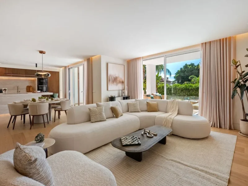 Elegante Villa am Golfplatz in Nueva Andalucía, Costa del Sol