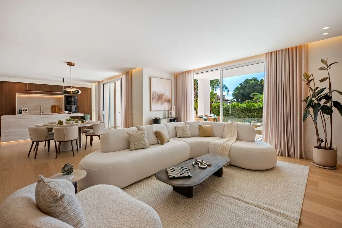 Elegante Villa am Golfplatz in Nueva Andalucía, Costa del Sol
