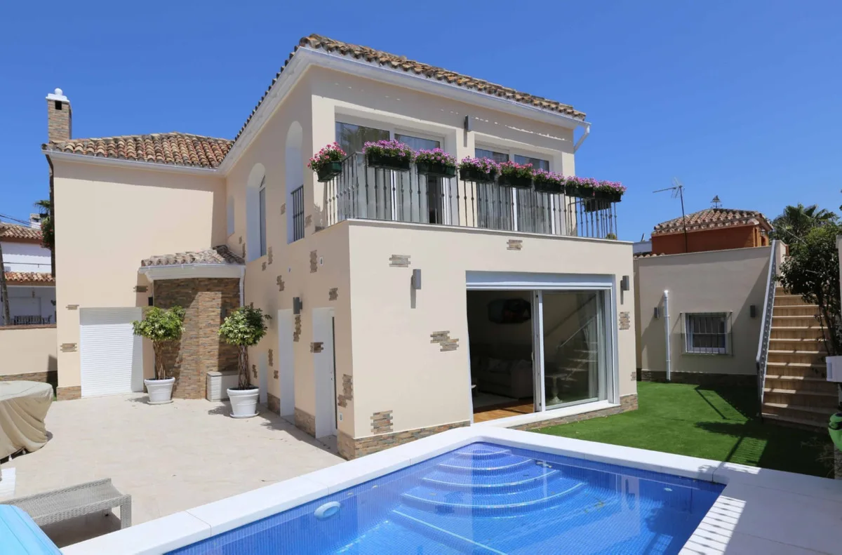 Elegante Villa in San Pedro de Alcántara nahe dem Strand