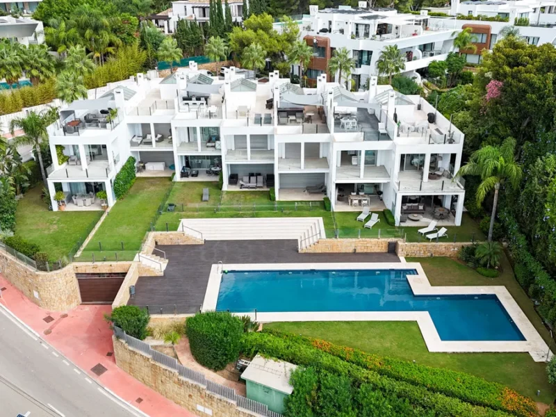 Elegantes Stadthaus in Sierra Blanca, Marbella an der Costa del Sol