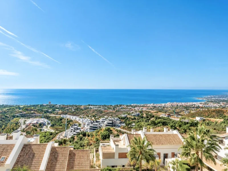 Elegantes Duplex-Penthouse mit Panoramablick in Marbella