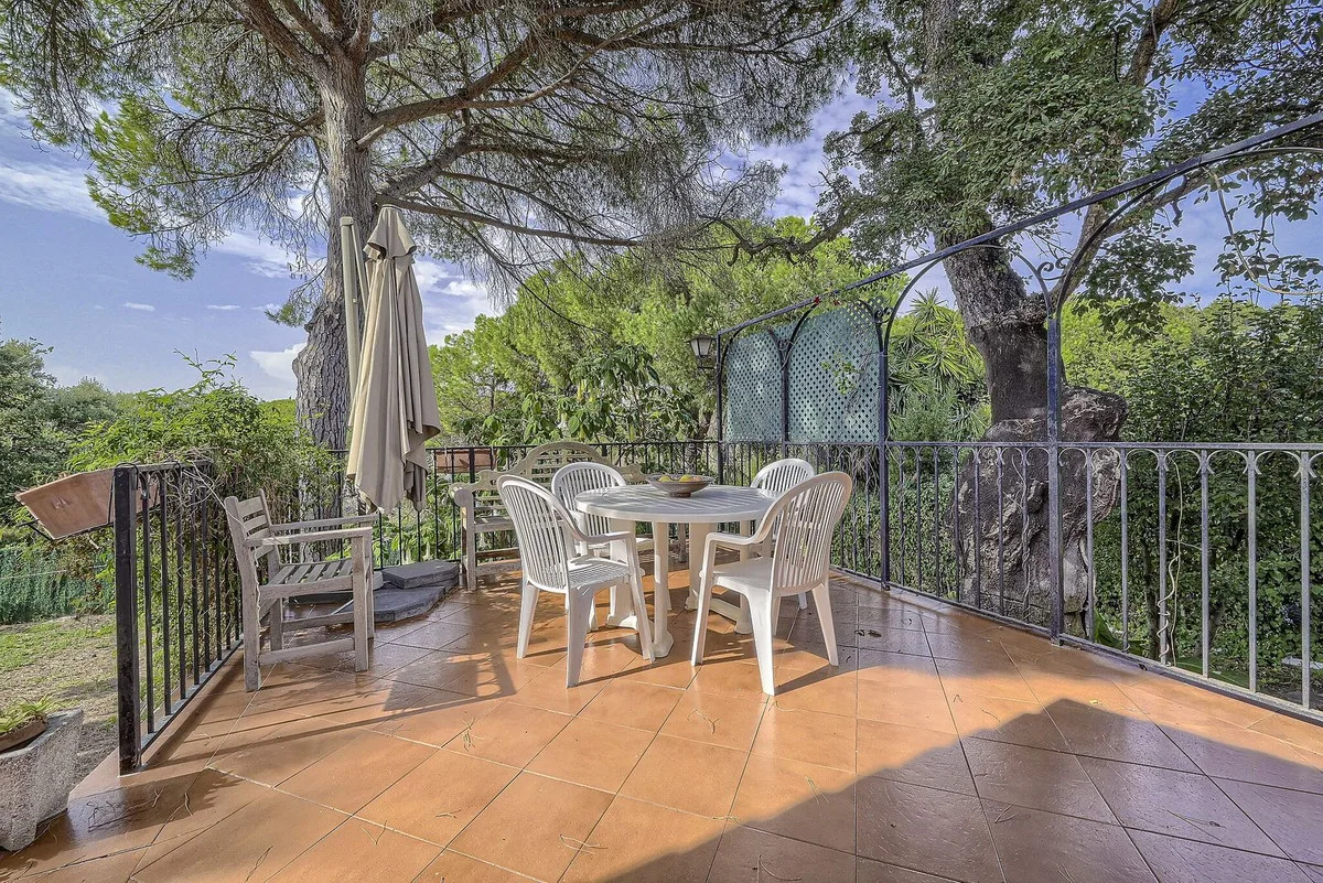 Exklusive Villa in Elviria: Elegante Oase an der Costa del Sol