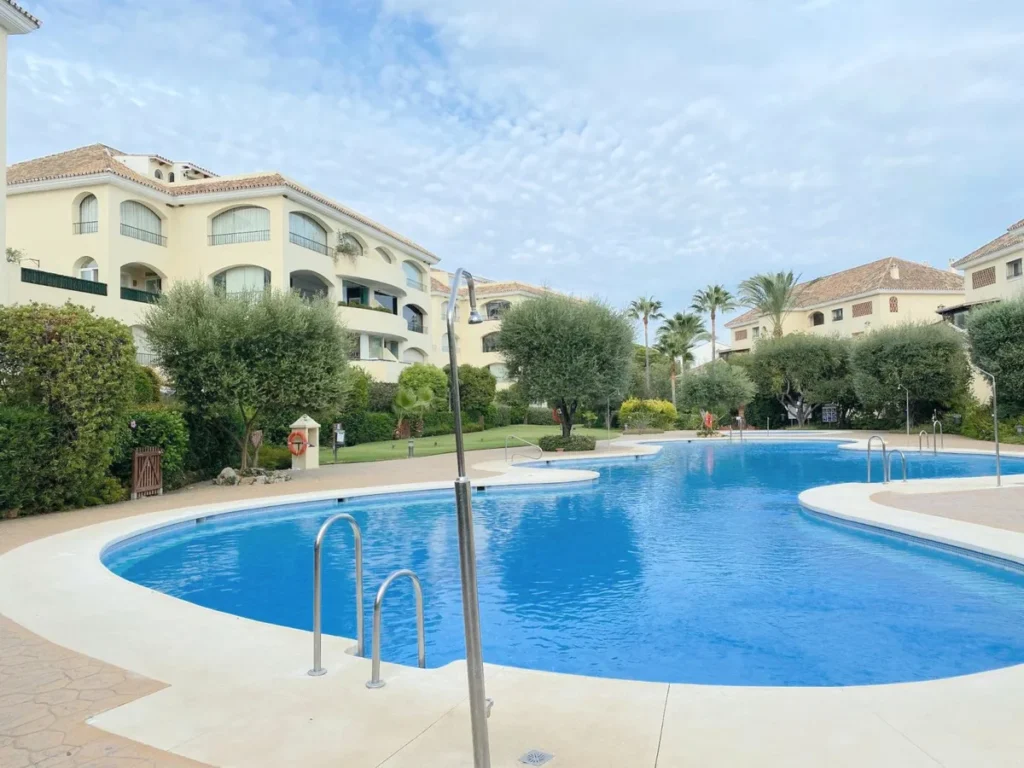 Elegantes Erdgeschossapartment in Bahía de Marbella