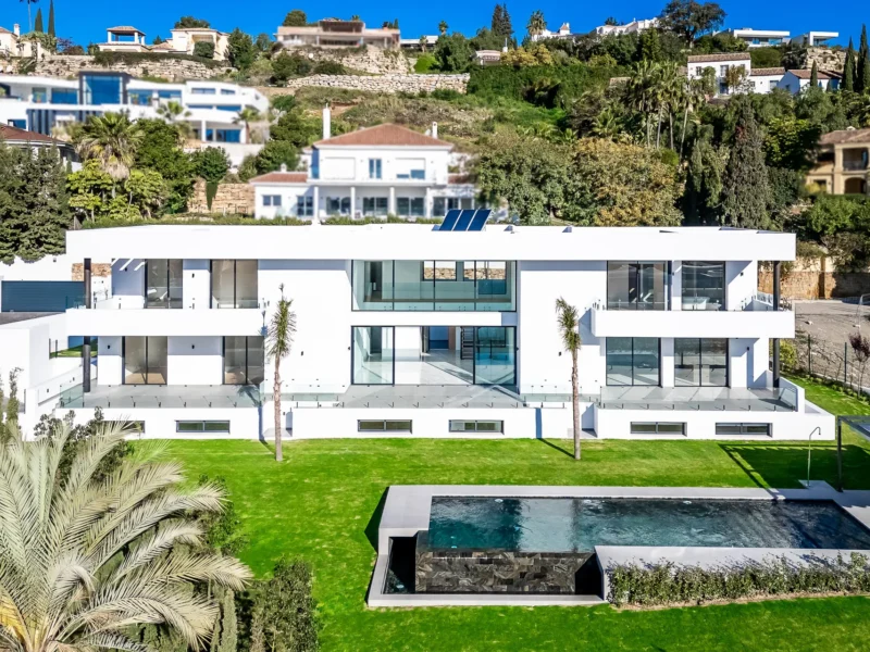 Elegante Neubauvilla in Benahavís: Luxus an der Costa del Sol