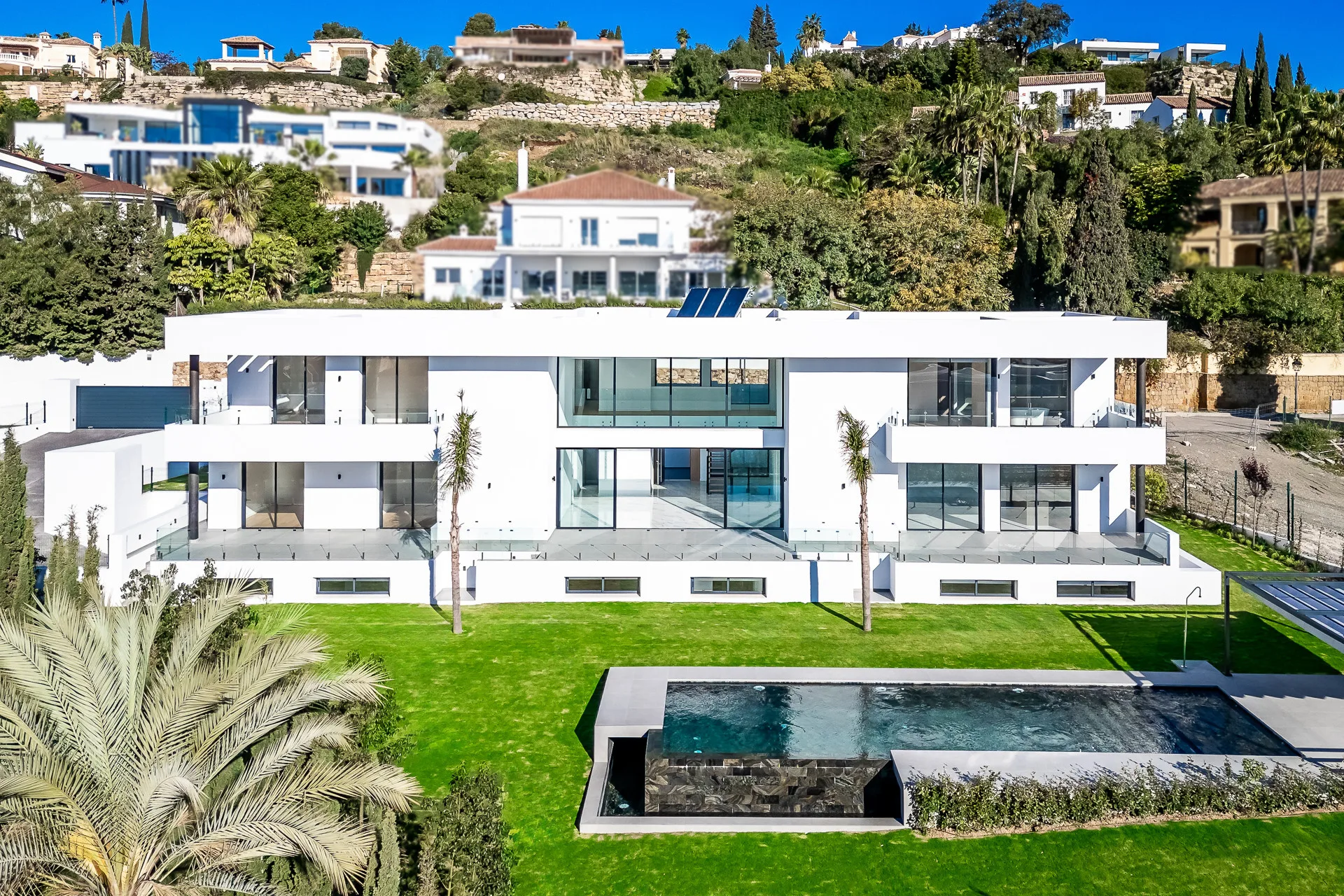 Elegante Neubauvilla in Benahavís: Luxus an der Costa del Sol